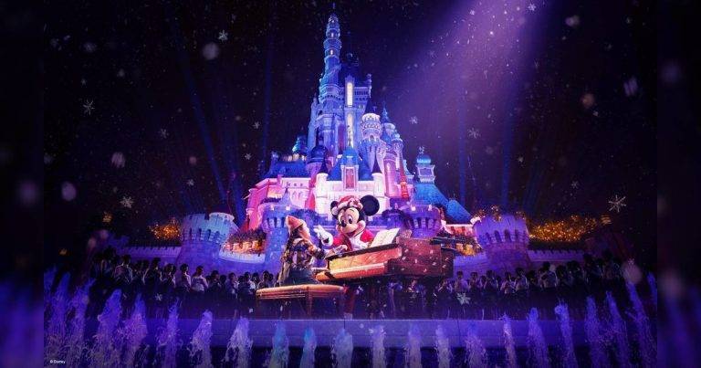 Hong Kong Disneyland Christmas 2024- Frozenland + Music