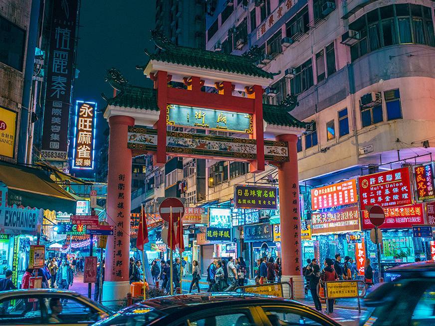 Temple Street Night Market: A Vibrant Addition to Hong Kong Nightlife